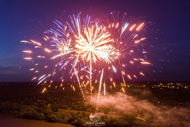 Fotografia dronem w noc